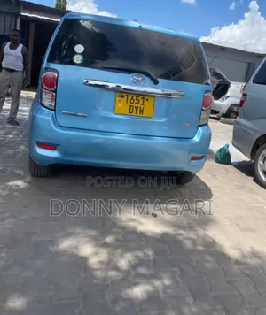 Toyota Corolla Rumion Hatchback 1.5 FWD 2009 Blue