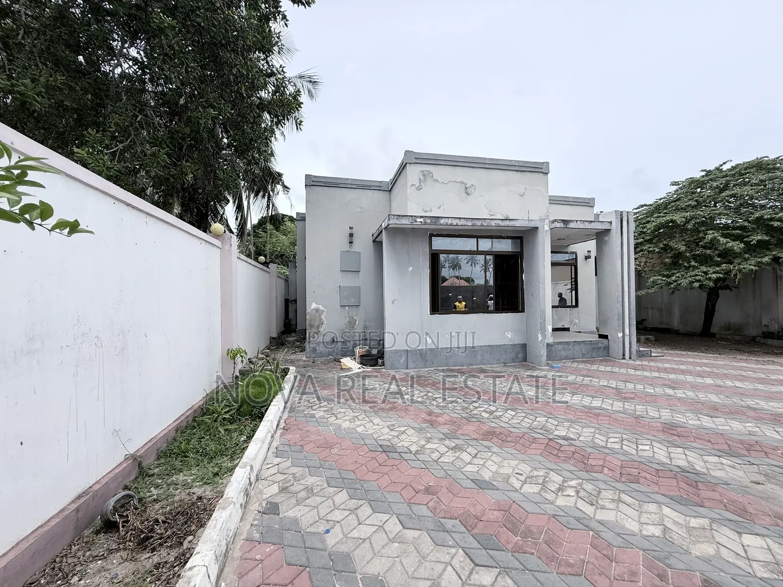 4bdrm House in Kibugumo, Kigamboni for sale