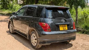 Toyota IST 2004 Black