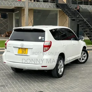 Toyota Vanguard 2009 White