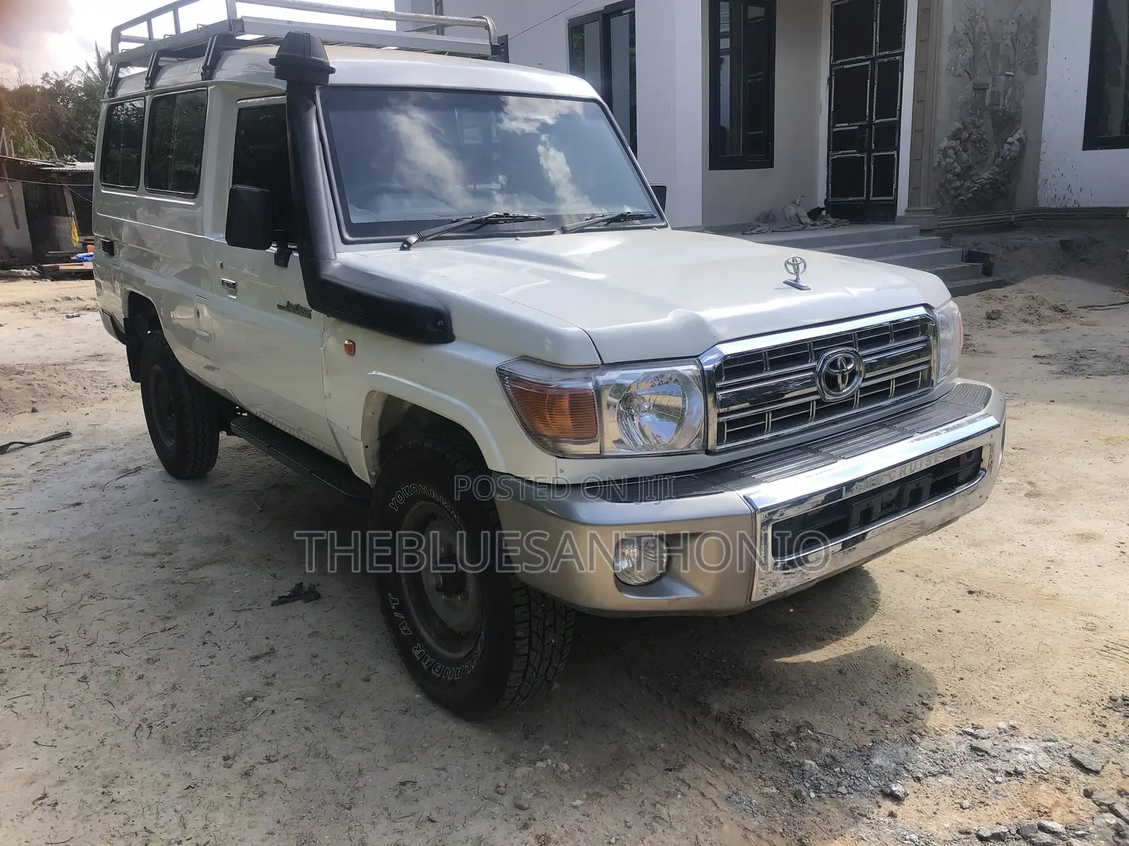 Toyota Land Cruiser 2017 White