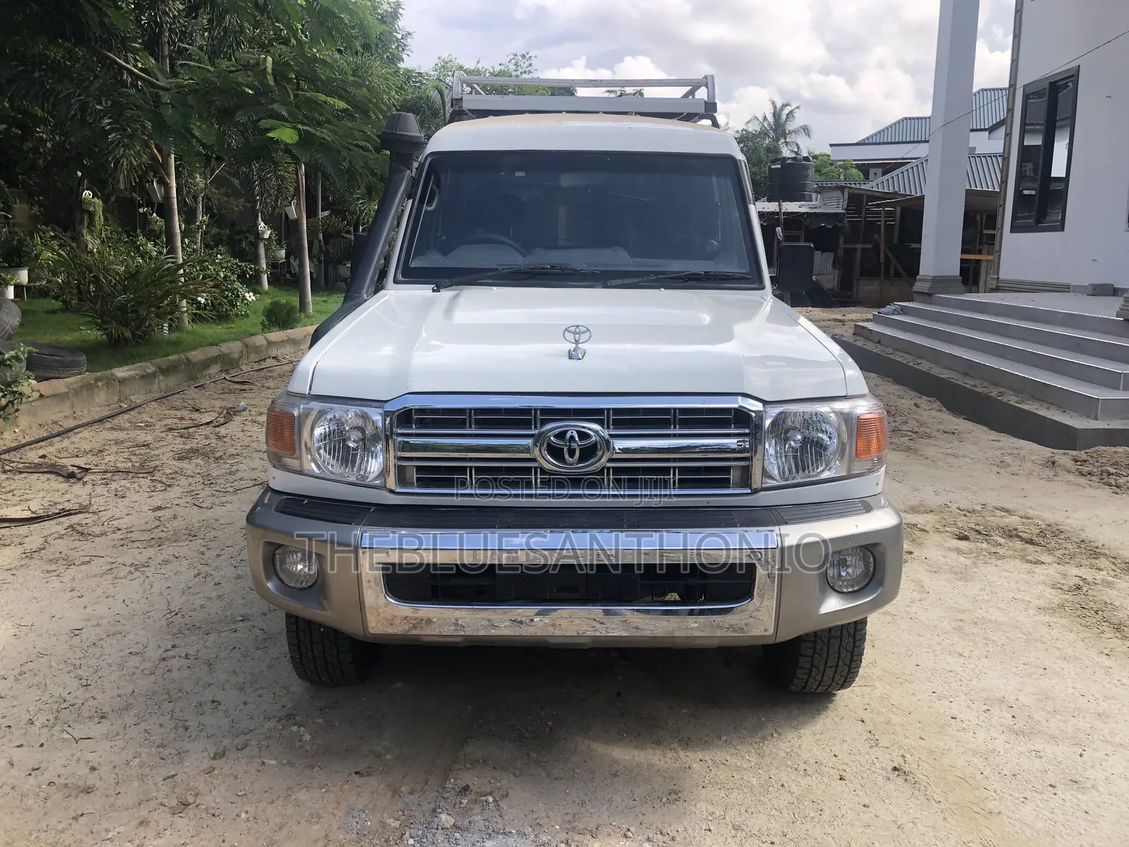 Toyota Land Cruiser 2017 White