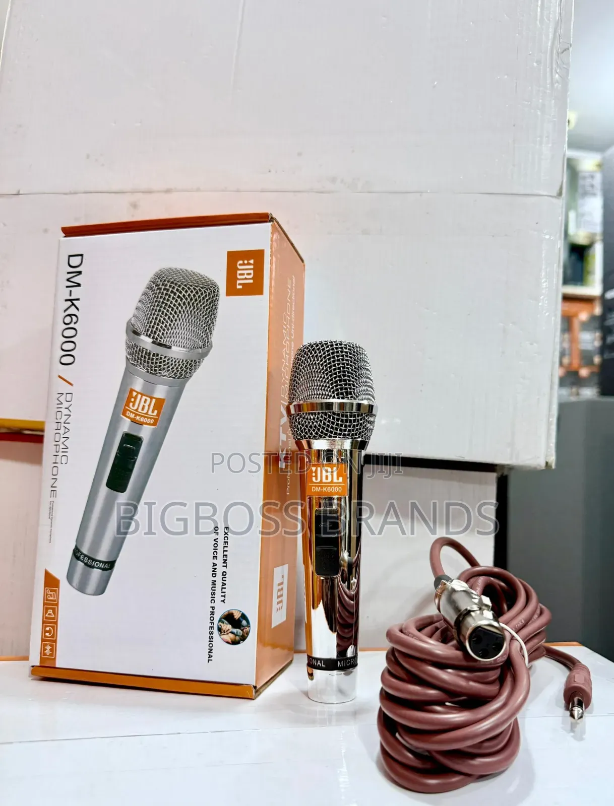 JBL Dynamic MicDm-
Voice Proffessional