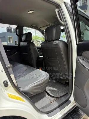 Toyota Land Cruiser Prado 2006 White