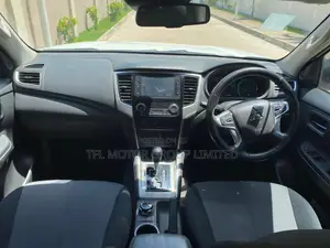Mitsubishi Triton 2022 White