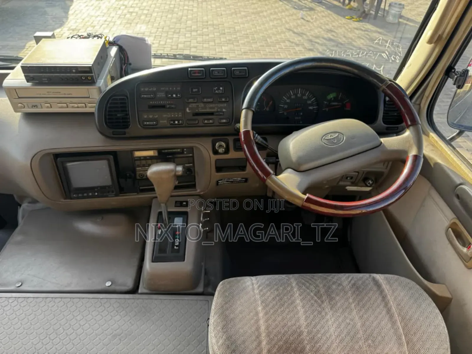 Toyota Coaster 1993 Silver