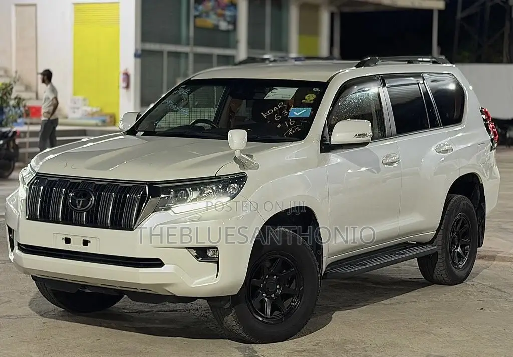 Toyota Land Cruiser Prado 2021 White