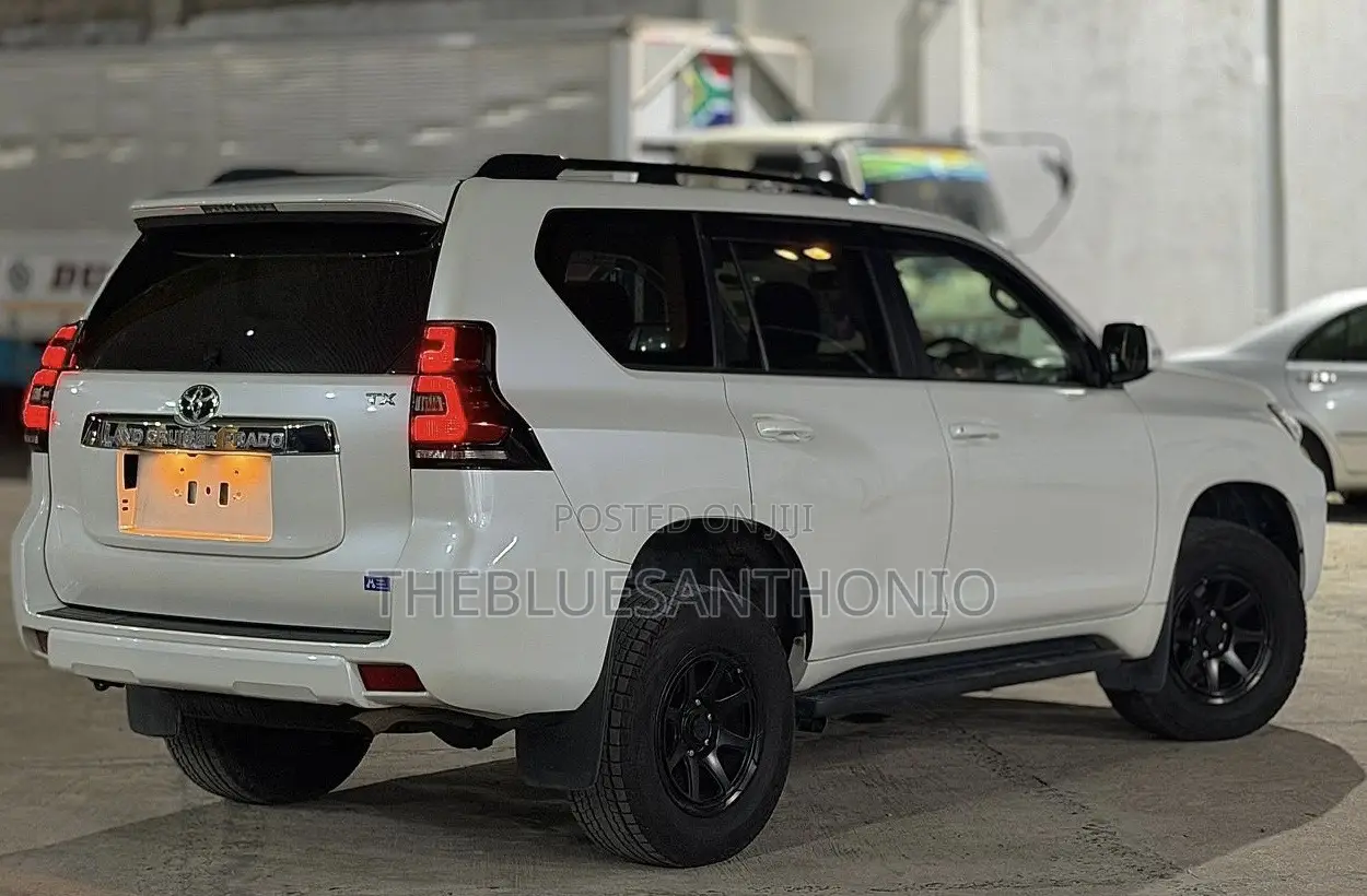 Toyota Land Cruiser Prado 2021 White