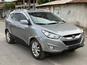 Hyundai Tucson GLS AWD 2012 Silver