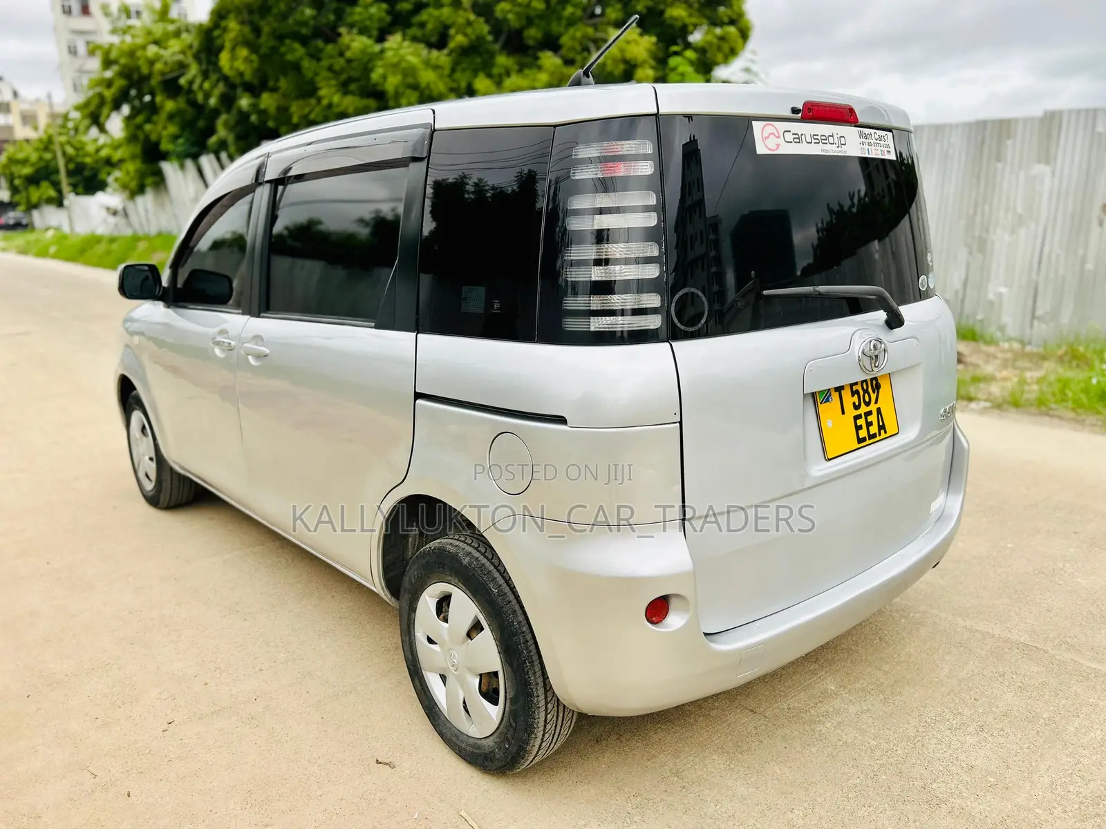 Toyota Sienta 2005 Silver