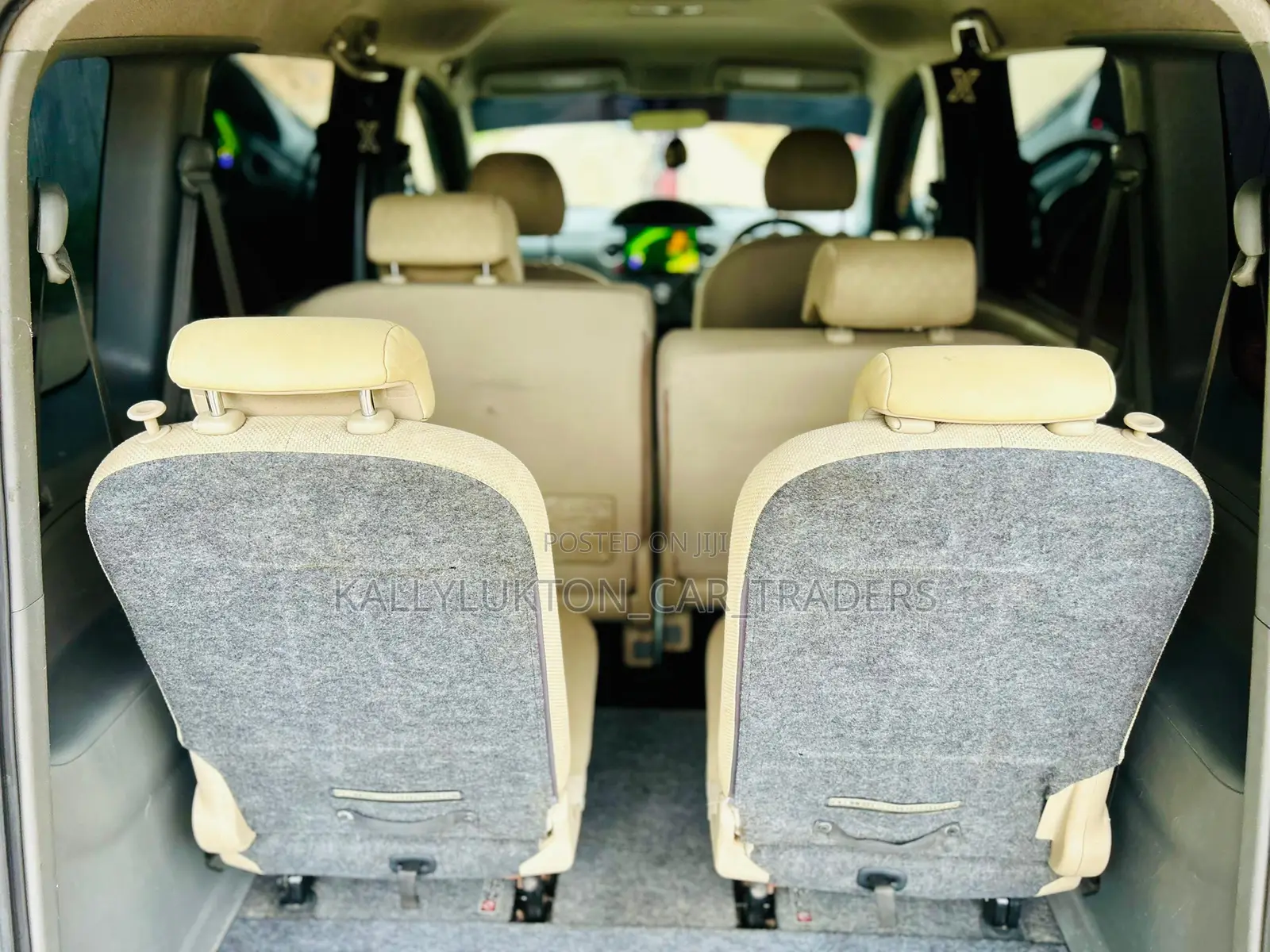 Toyota Sienta 2005 Silver