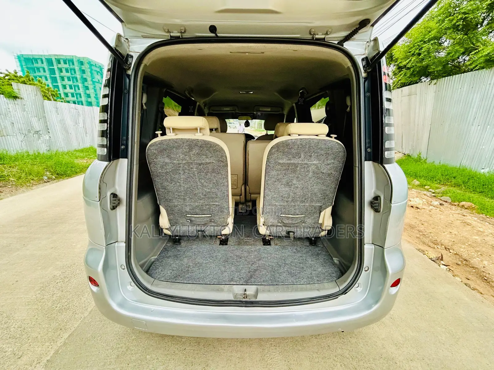 Toyota Sienta 2005 Silver