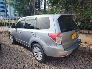 Subaru Forester 2011 Gray