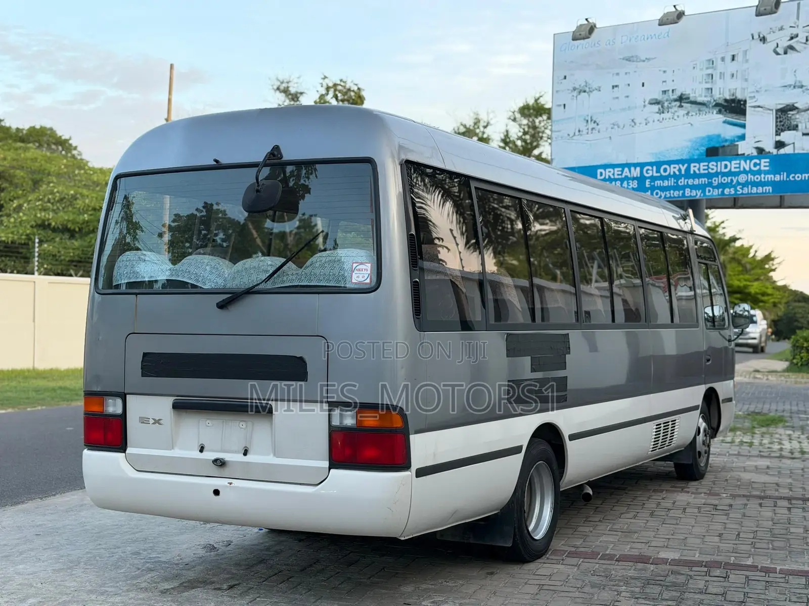 Toyota Coaster 2004 Silver