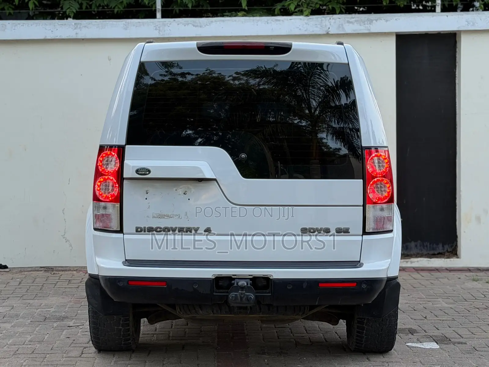 Land Rover Discovery 2011 White