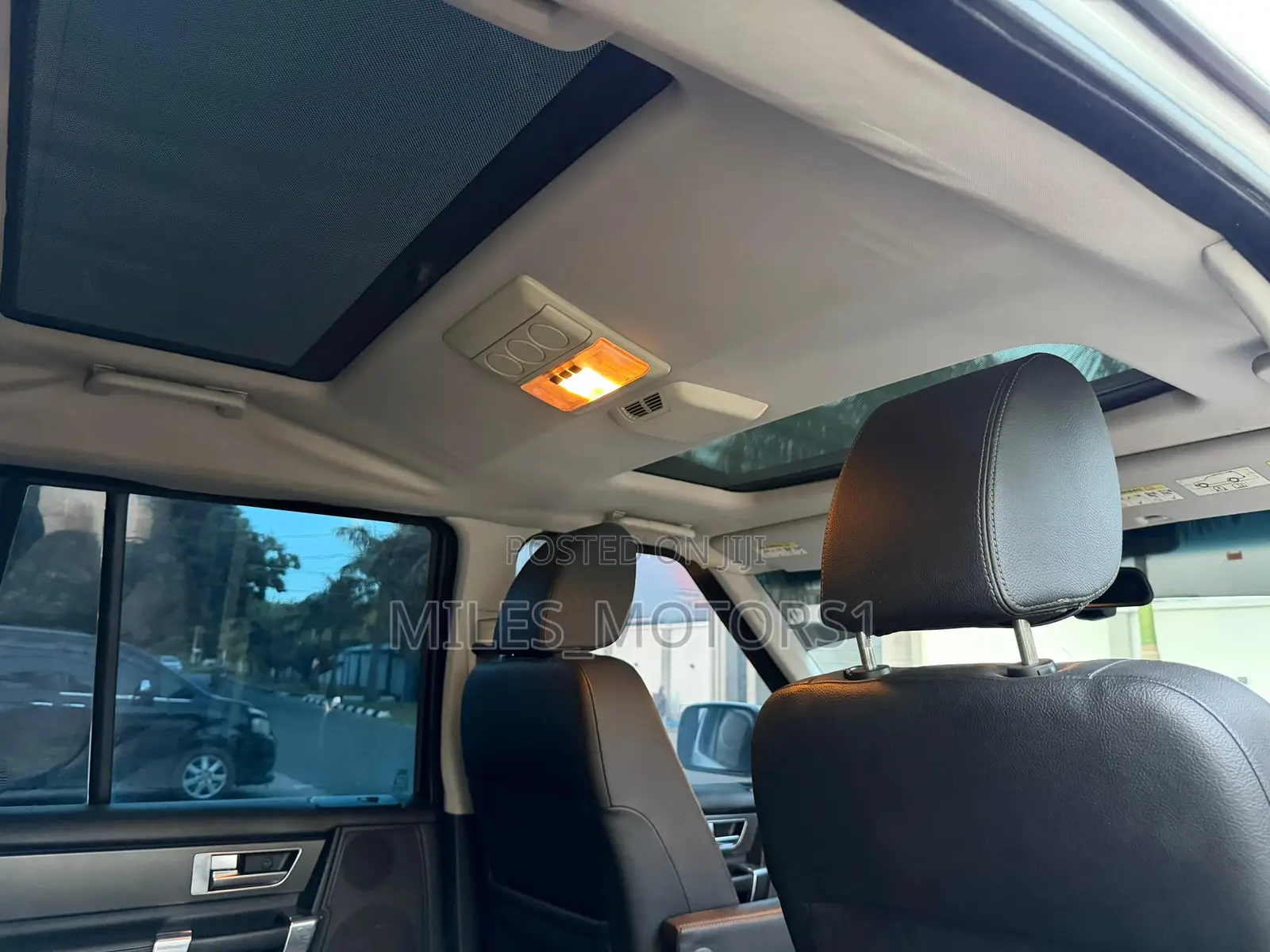 Land Rover Discovery 2011 White