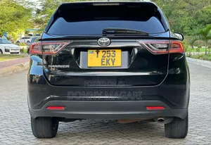 Toyota Harrier 2.0 2015 Black