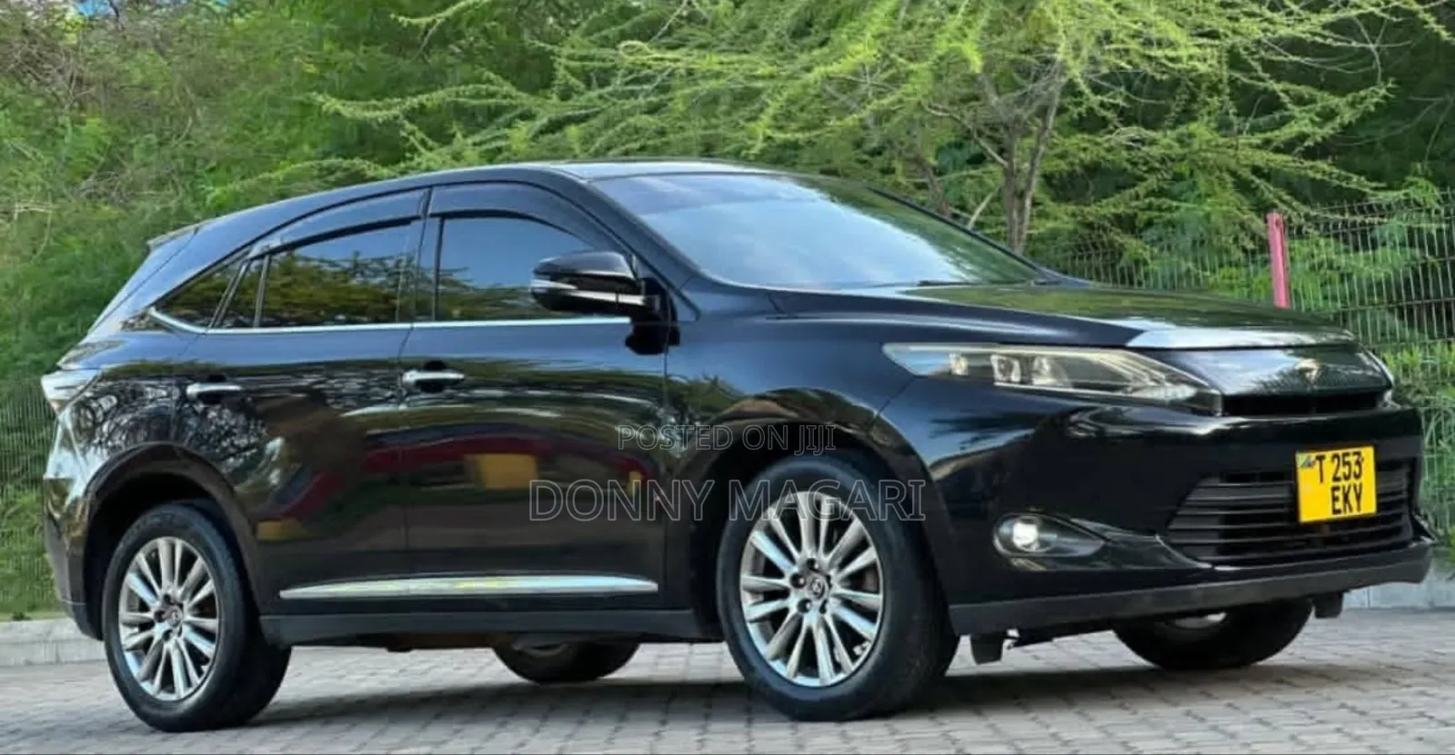Toyota Harrier 2.0 2015 Black