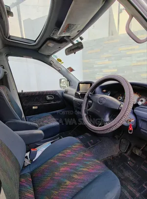 Toyota Noah 2002 Silver