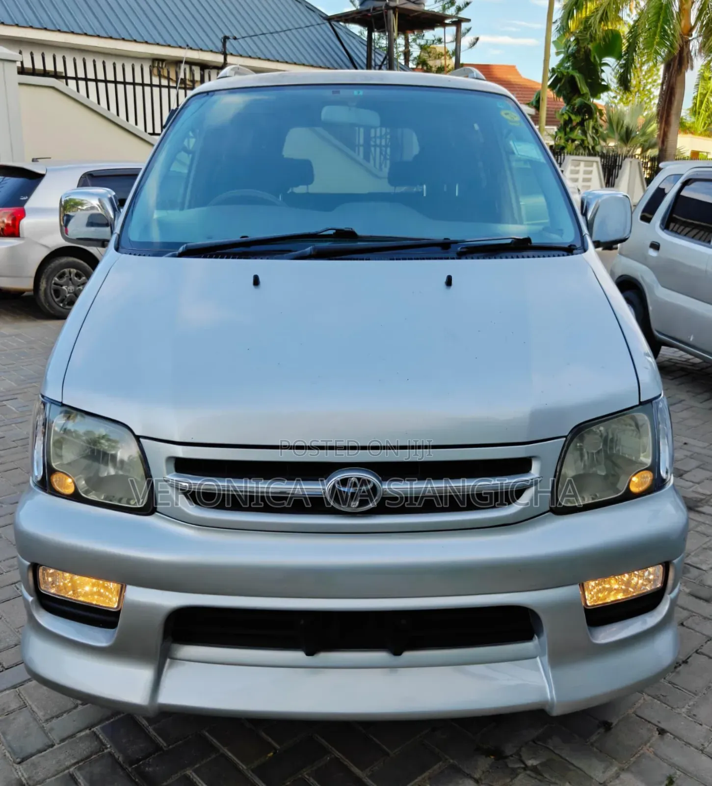 Toyota Noah 2002 Silver