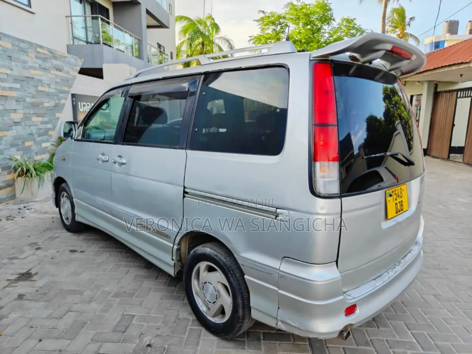 Toyota Noah 2002 Silver