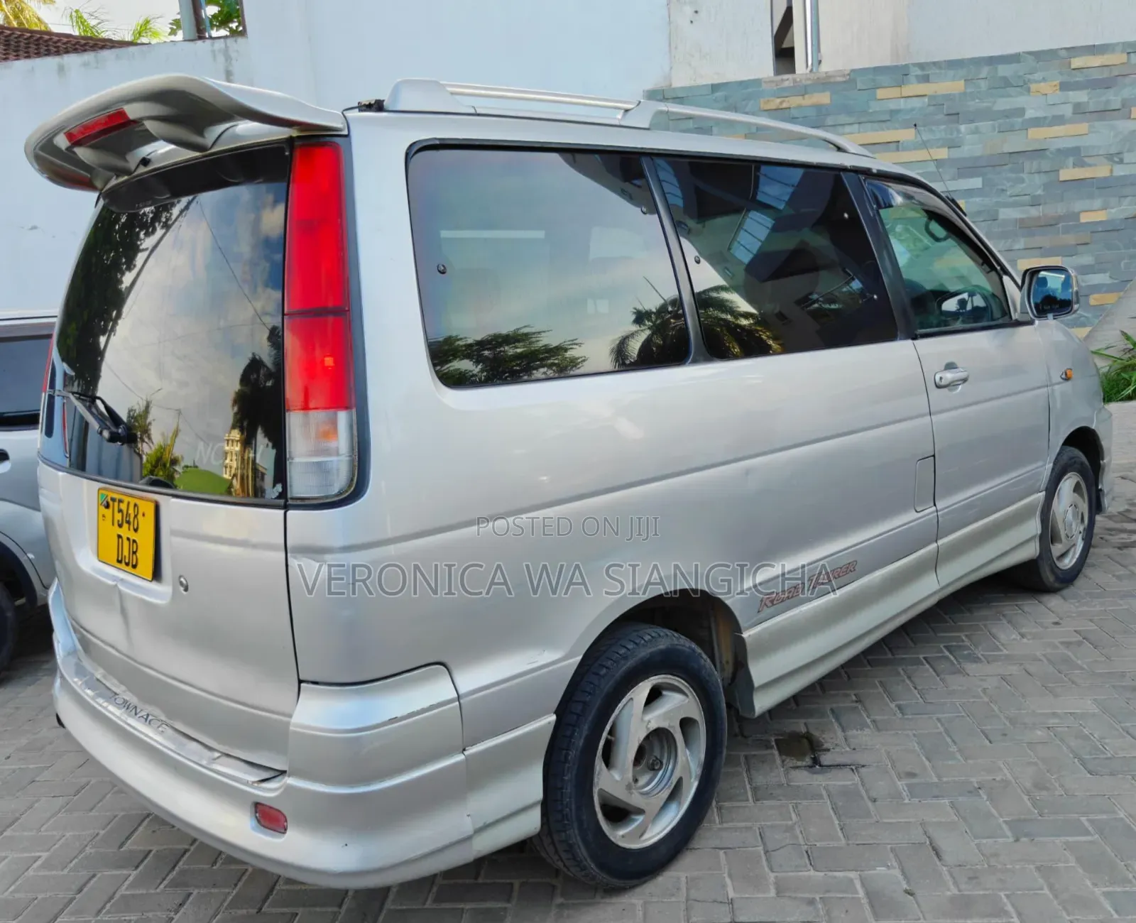 Toyota Noah 2002 Silver