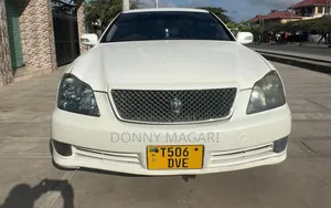 Toyota Crown 2004 White