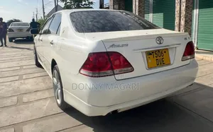 Toyota Crown 2004 White