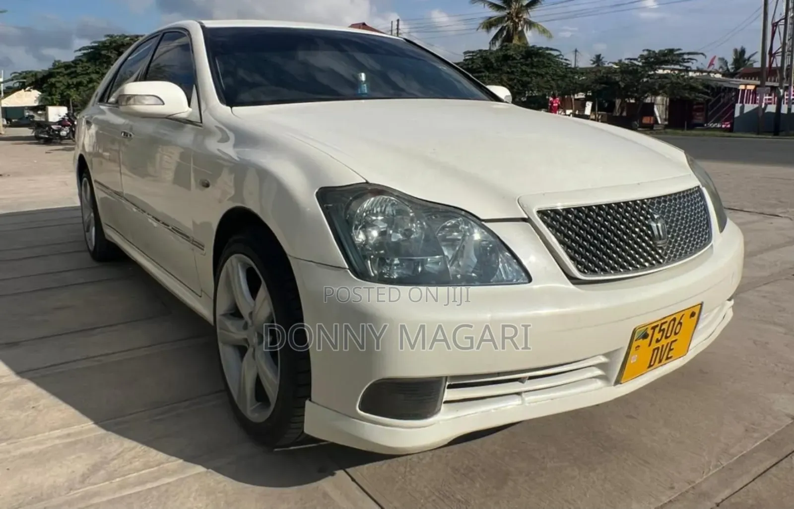 Toyota Crown 2004 White