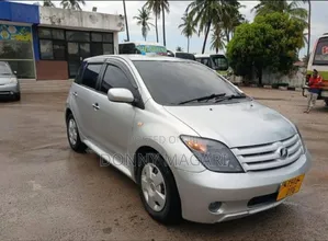 Toyota IST 2005 Silver