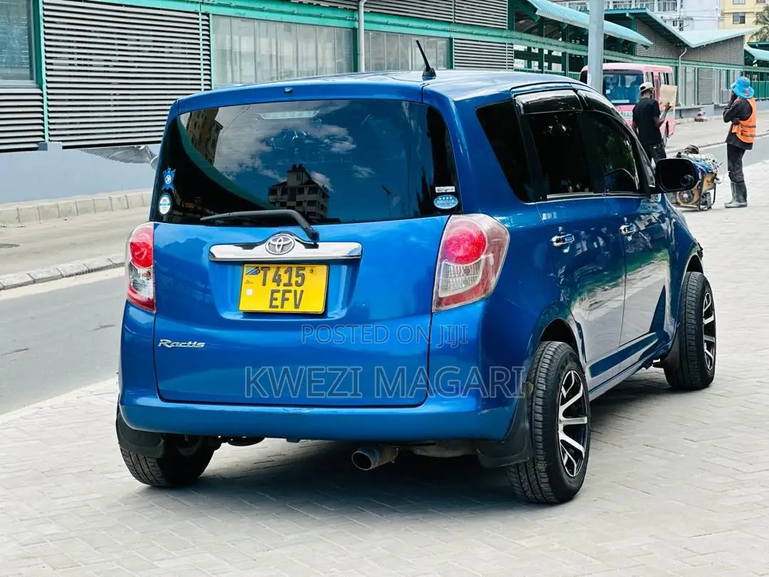 Toyota Ractis 2005 Blue