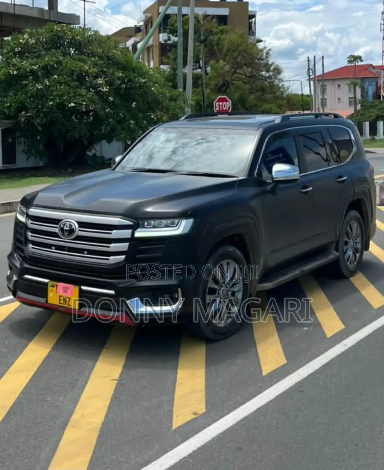 Toyota Land Cruiser LC300 2024 Black