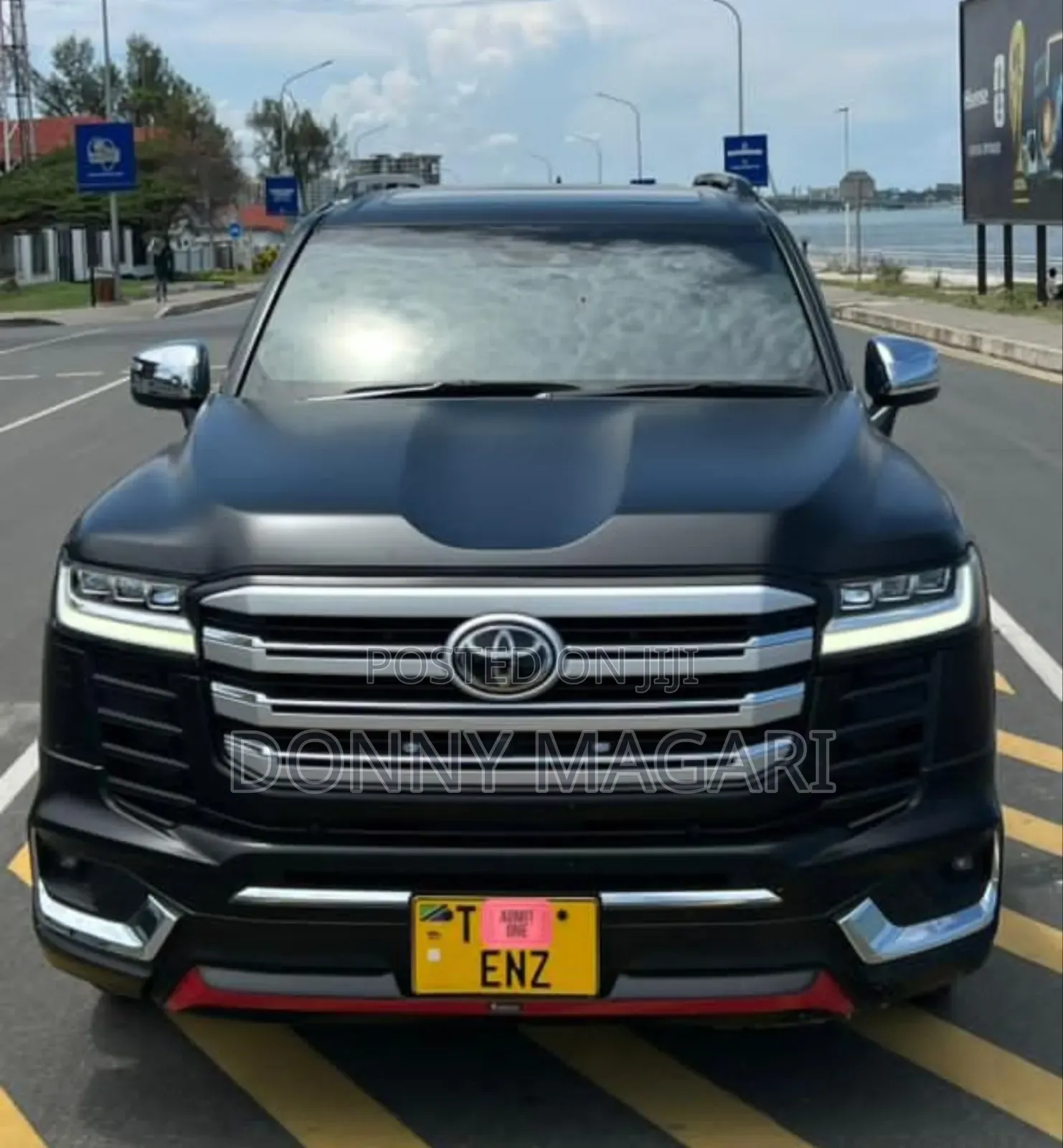Toyota Land Cruiser LC300 2024 Black