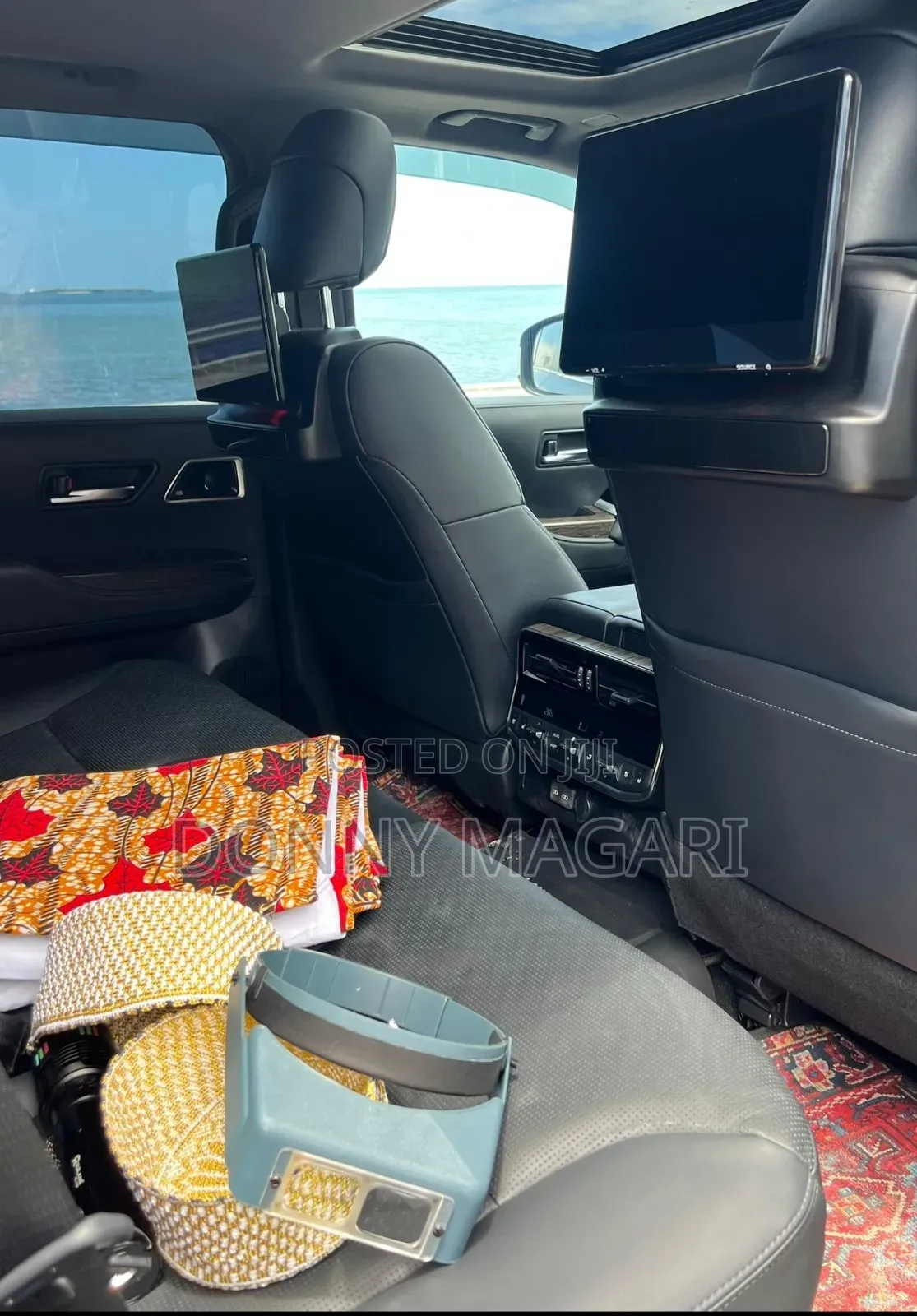 Toyota Land Cruiser LC300 2024 Black