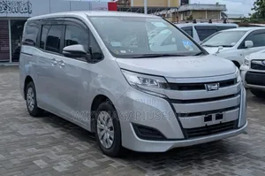 Toyota Noah 2018 Silver