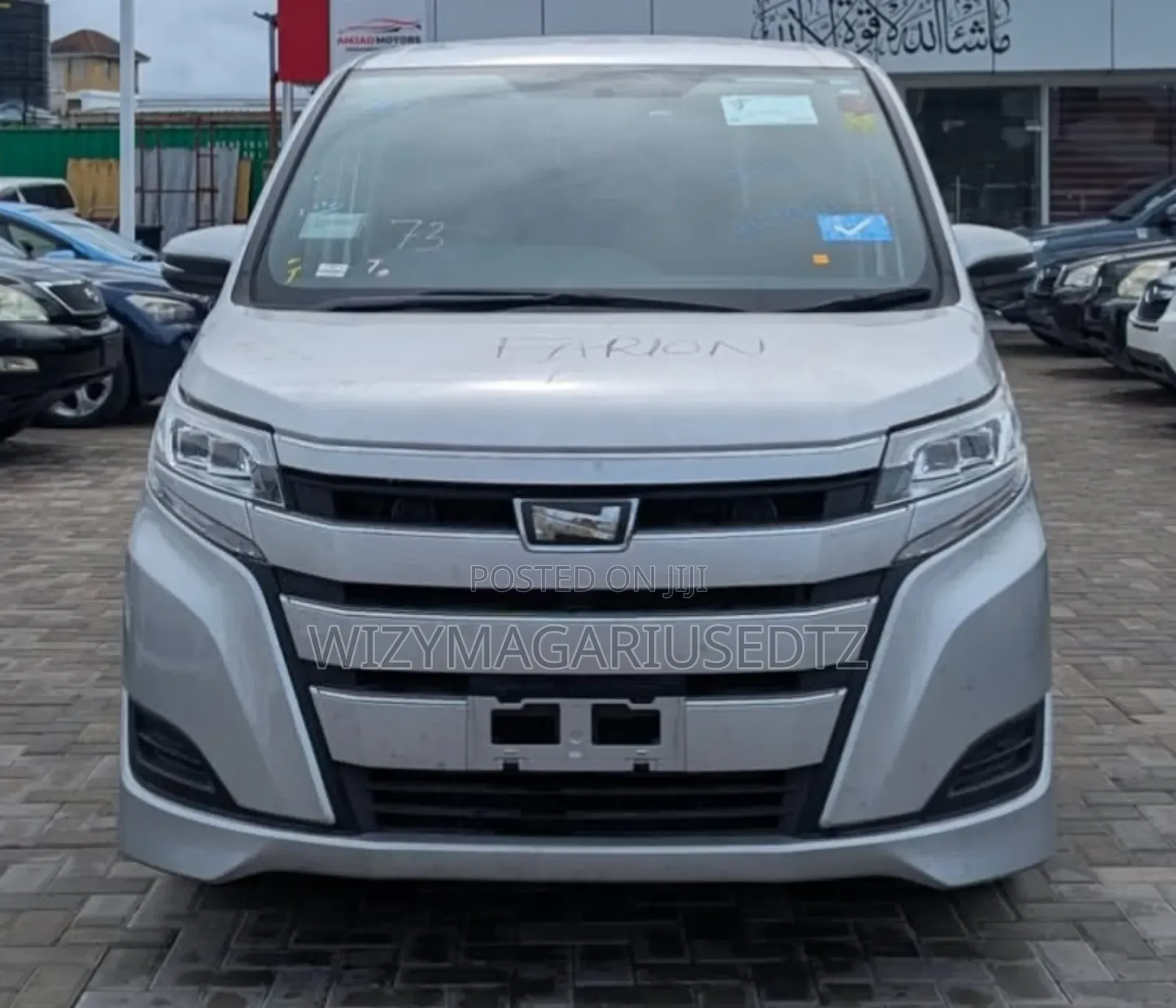 Toyota Noah 2018 Silver