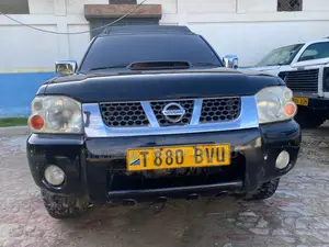 Nissan NP300 2011 Black