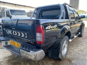Nissan NP300 2011 Black