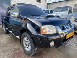 Nissan NP300 2011 Black