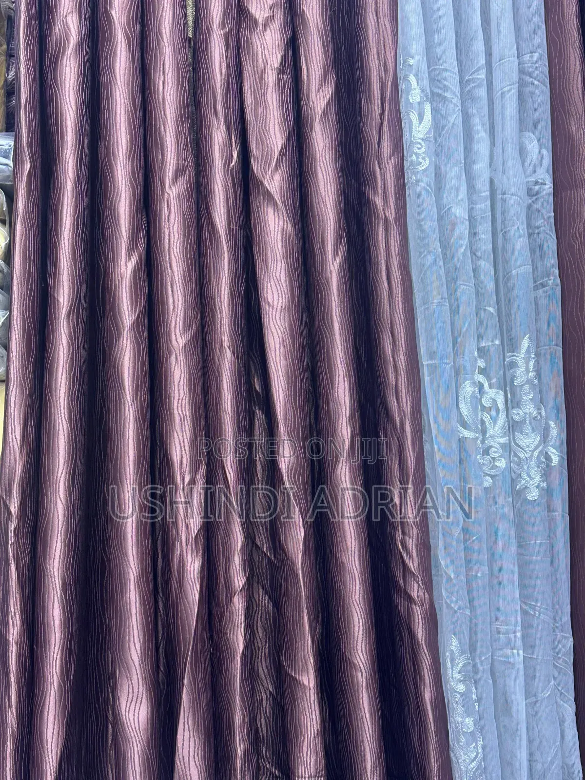 Mapazia Ya Kisasa–Yenye Ring Juu