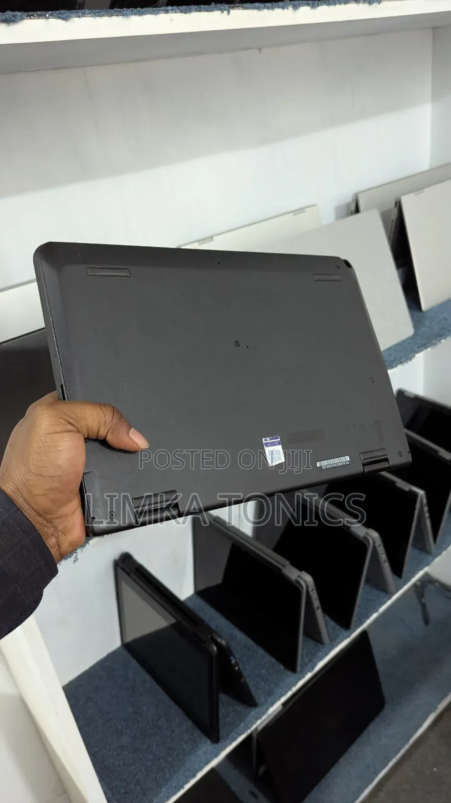 New Laptop Lenovo Yoga 11e 8GB Intel Core i3 SSD 128GB