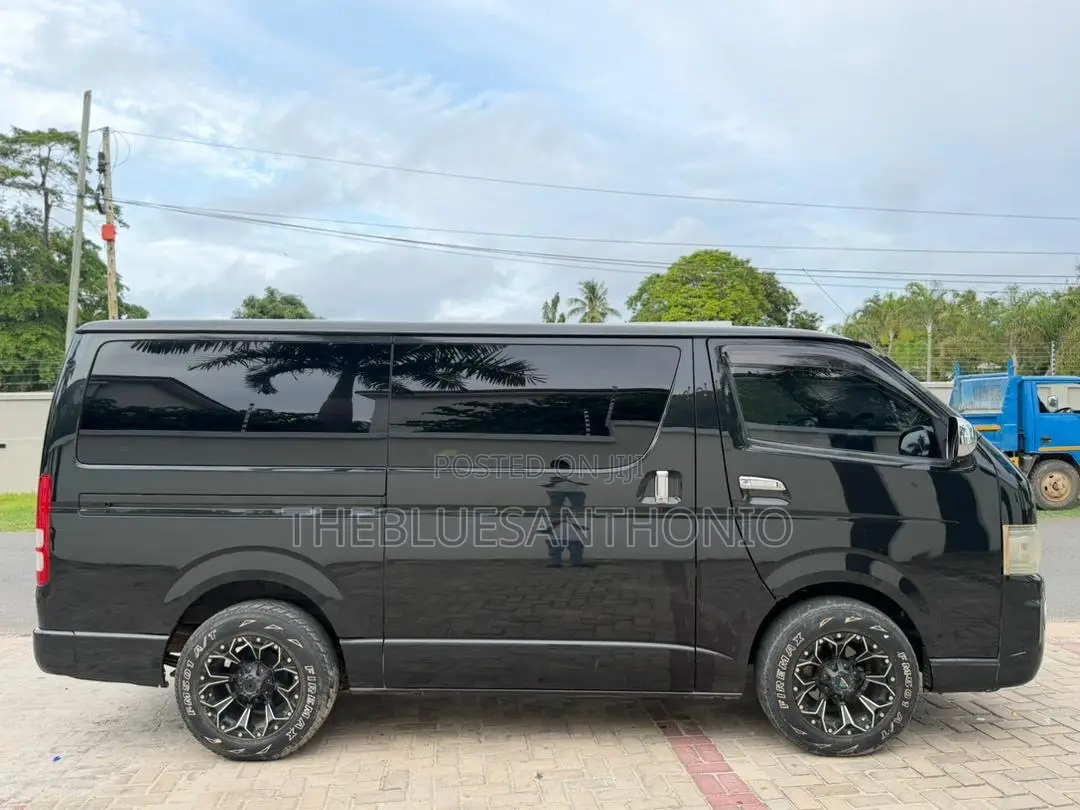 Toyota HiAce 2009 Black