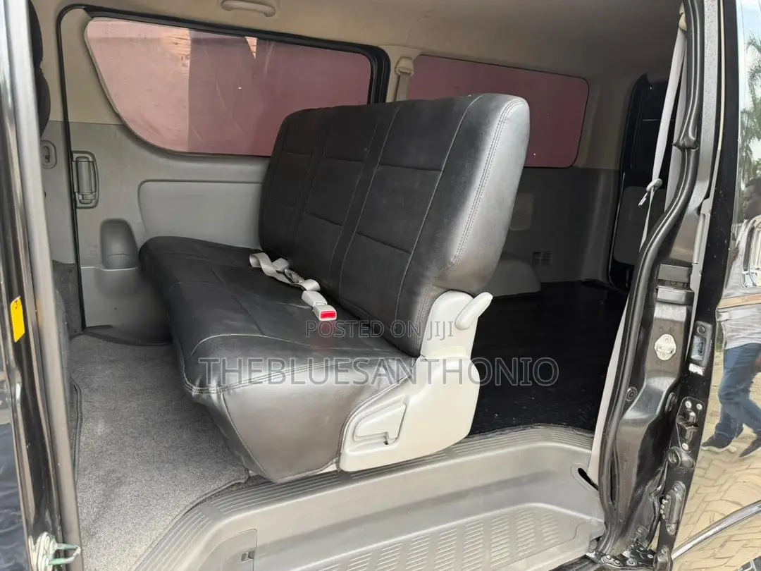 Toyota HiAce 2009 Black