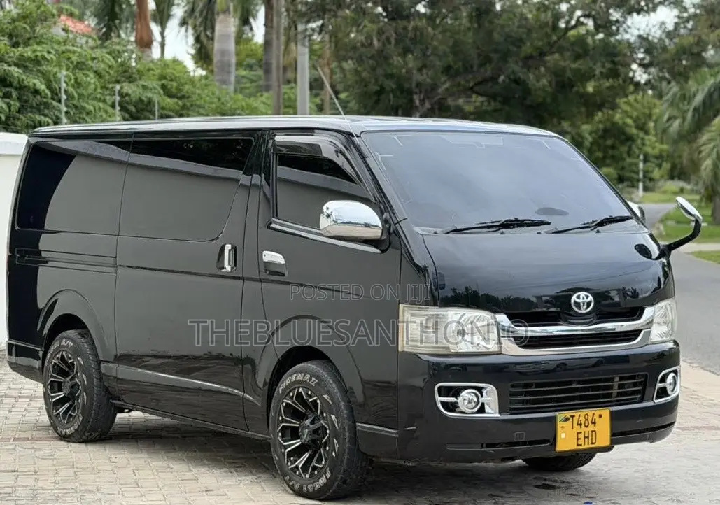 Toyota HiAce 2009 Black