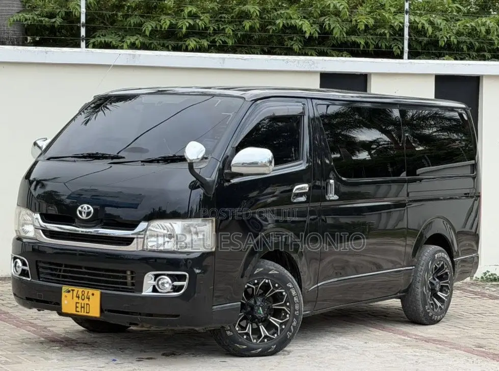 Toyota HiAce 2009 Black