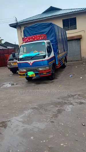 Canter Food Truck 2 Tons