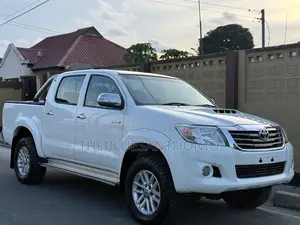 Toyota Hilux 2013 White