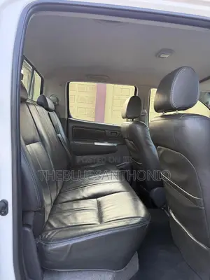 Toyota Hilux 2013 White