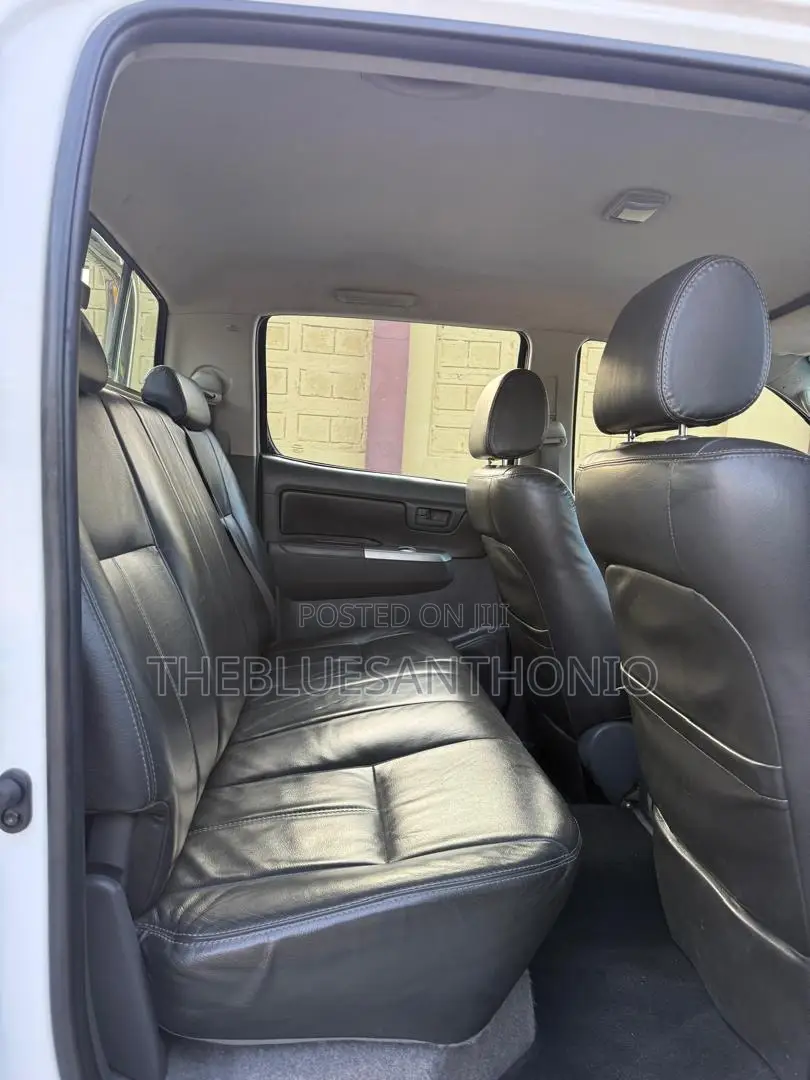 Toyota Hilux 2013 White