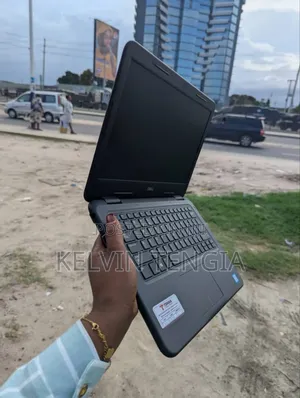 Laptop Dell Latitude 3189 8GB Intel Core i5 SSD 256GB